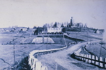 Tie Kittilästä Pohjakylään. Tien kulkua korjattiin hätäaputöinä 1930-luvulla.