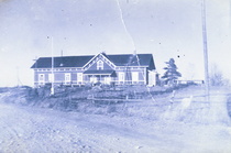 Suodenniemen suojeluskuntatalo, joka sijaitsi aikanaan näkyvällä paikalla Röyskän mäen päällä Kittilässä.